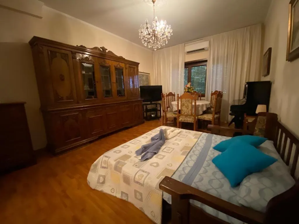 Polly Garden Apartment Rome 0*,  Italy